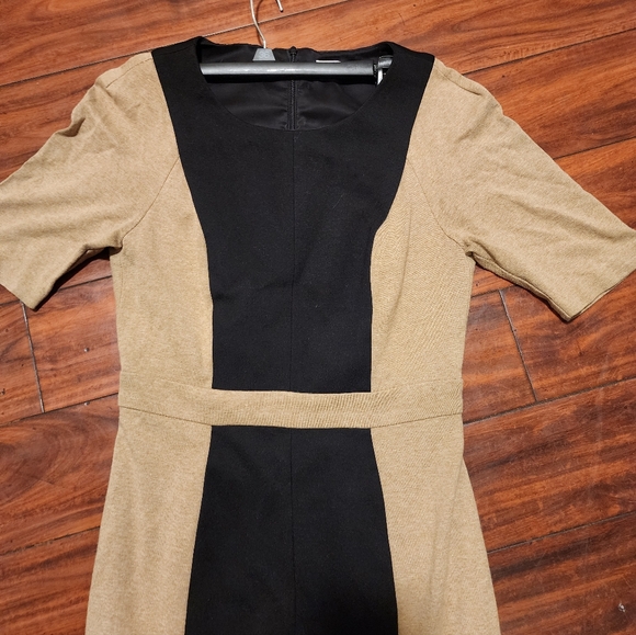 Trina Turk Elegant Black and Tan Colorblock Dress - Picture 3 of 10